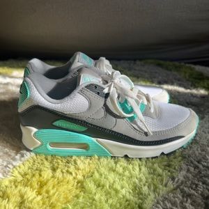 AIR MAX 90 (WOMEN’S 7.5 US)